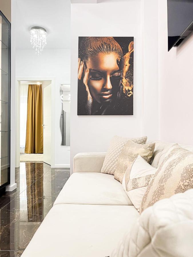 Residence Future Delux IV Giroc ภายนอก รูปภาพ